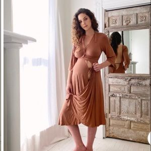 LILA LABOR & POSTPARTUM GOWN IN CARAMEL